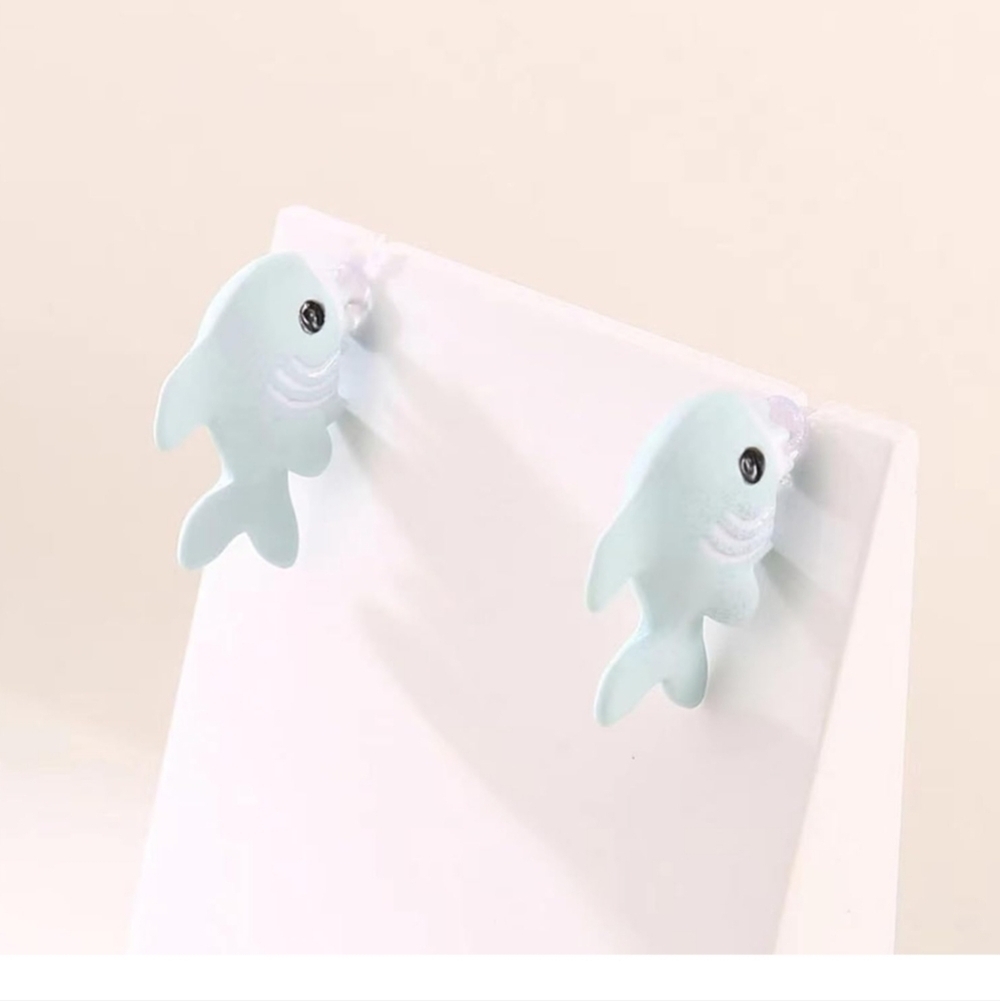 Gray Fish-Shaped Shark Earrings - Picture 3 of 5